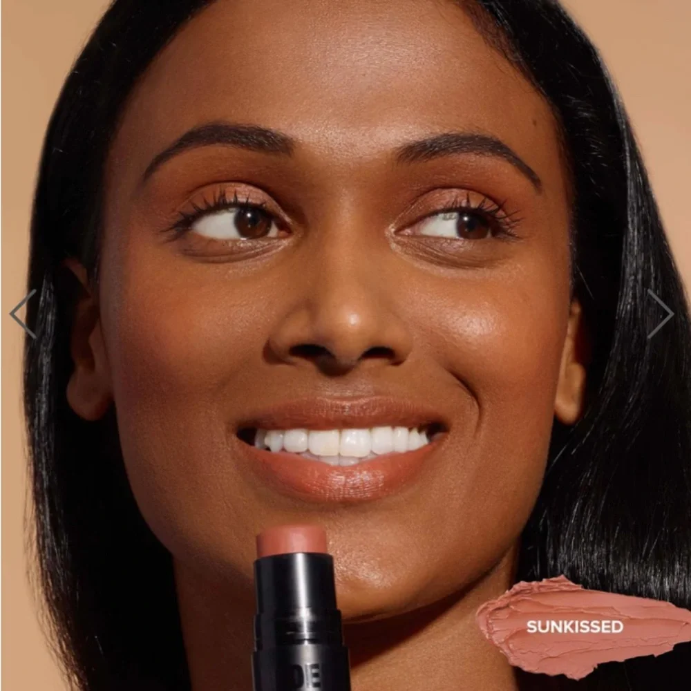 NUDESTIX Nudies Matte All-Over Face Bronze Color in Sunkissed